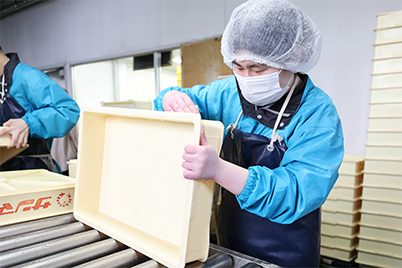 コンテナ等の機械洗浄のイメージ画像